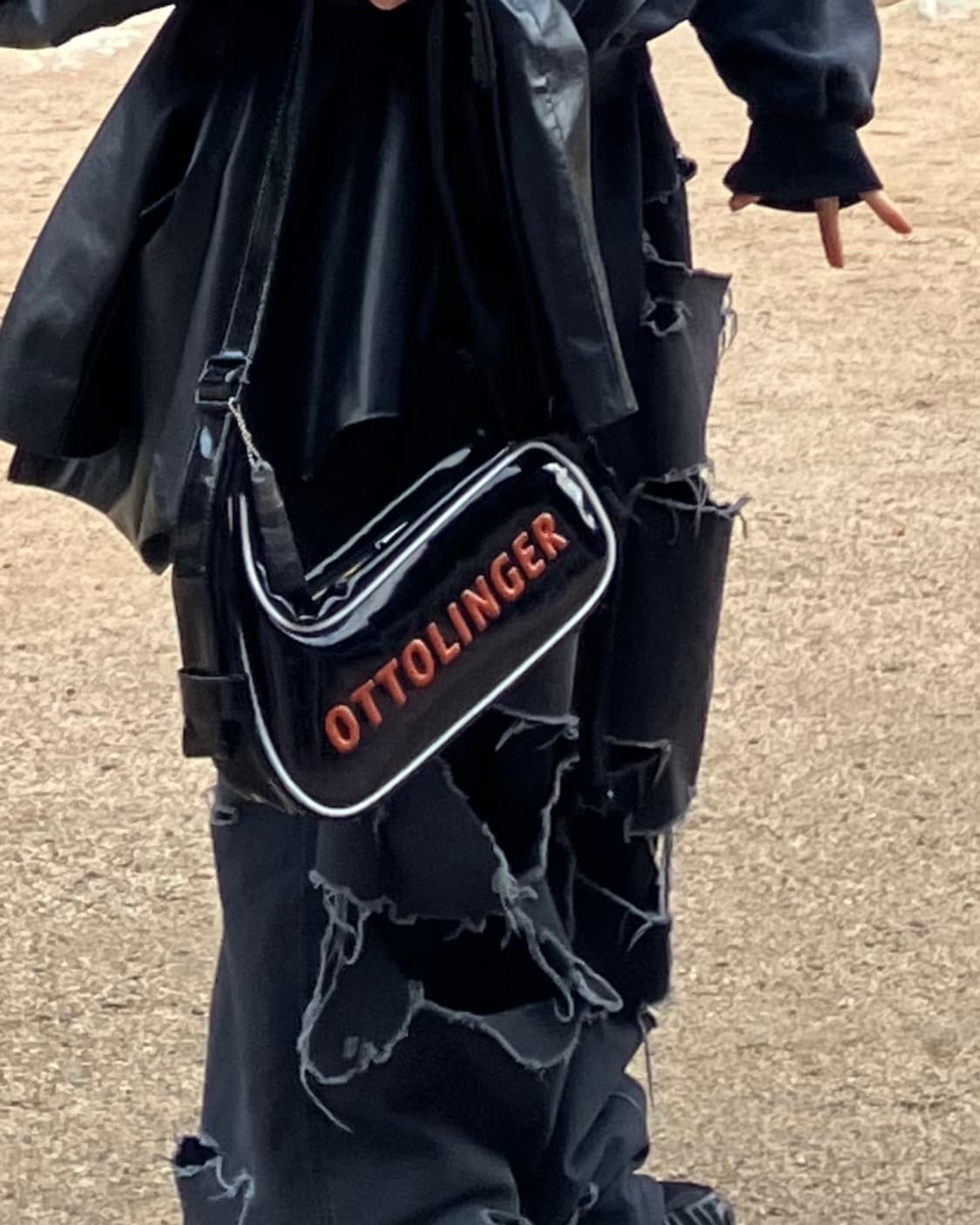 오토링거 푸마 엠보싱 레더 백 블랙 상품이미지2