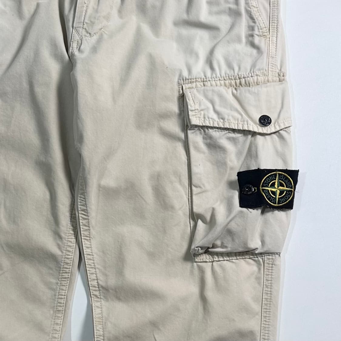 스톤아일랜드 와펜 카고 팬츠  상품이미지4