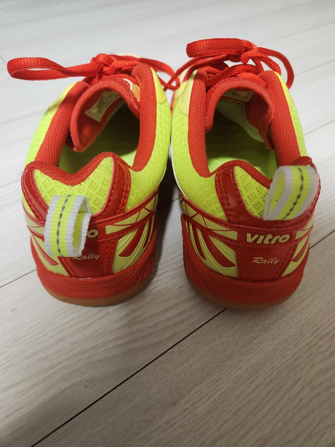 비트로  랠리  베드민턴화 사이즈245

미세 사용감(발등 접히는 부분  상품이미지4