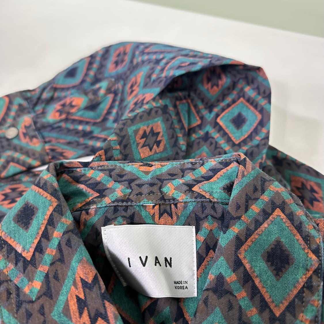 105 이반 IVAN 클래식핏 나바호 오르테가 투포켓 워크셔츠 상품이미지4