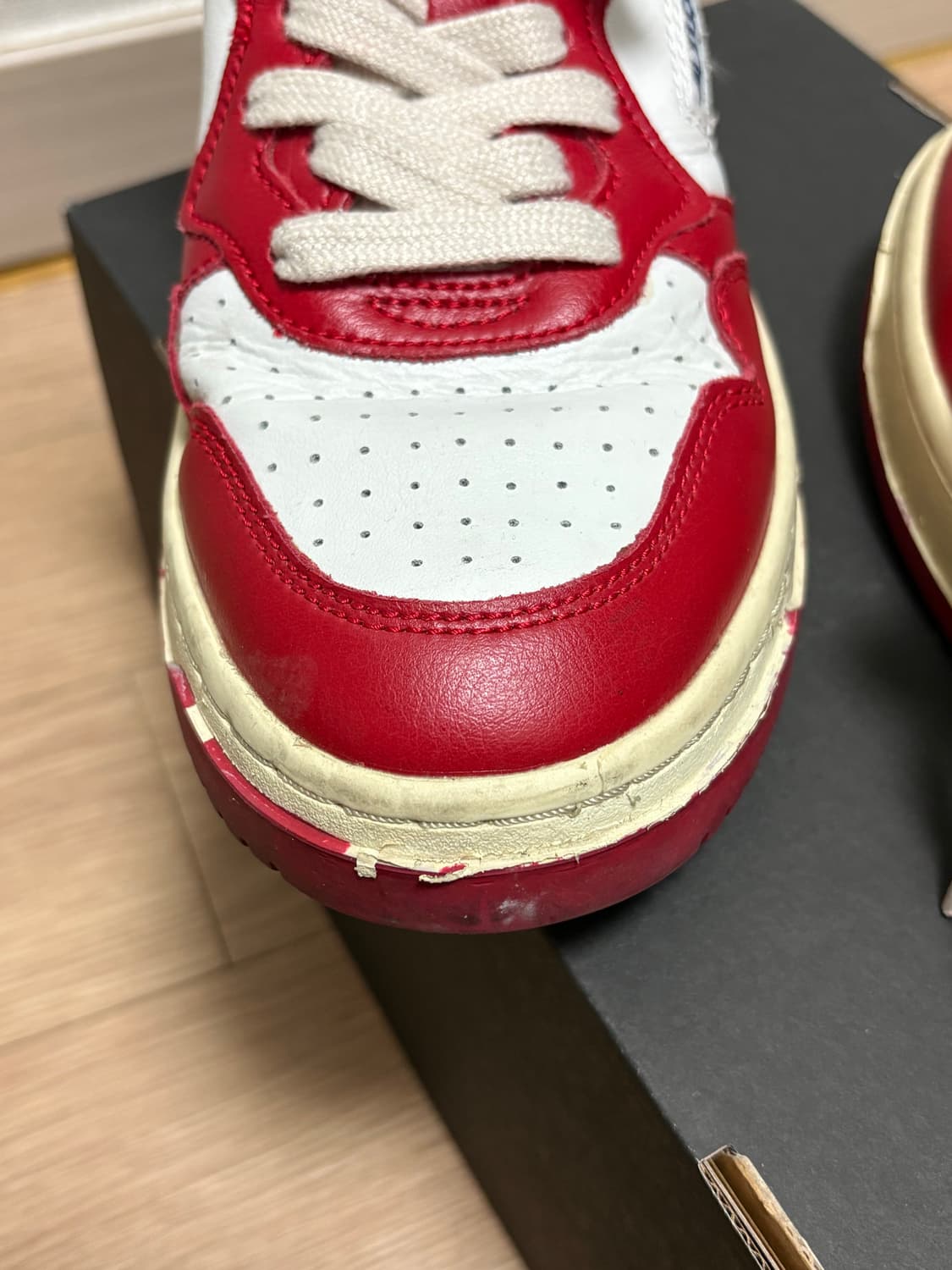 (38)오트리 메달리스트 로우 레더 스니커즈 레드 화이트 상품이미지5