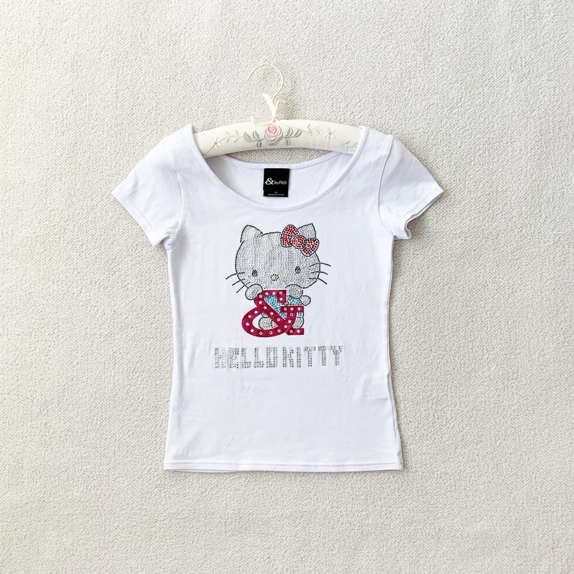 P&d 핑키앤다이앤 x 헬로키티 콜라보 큐빅 탑 상품이미지1
