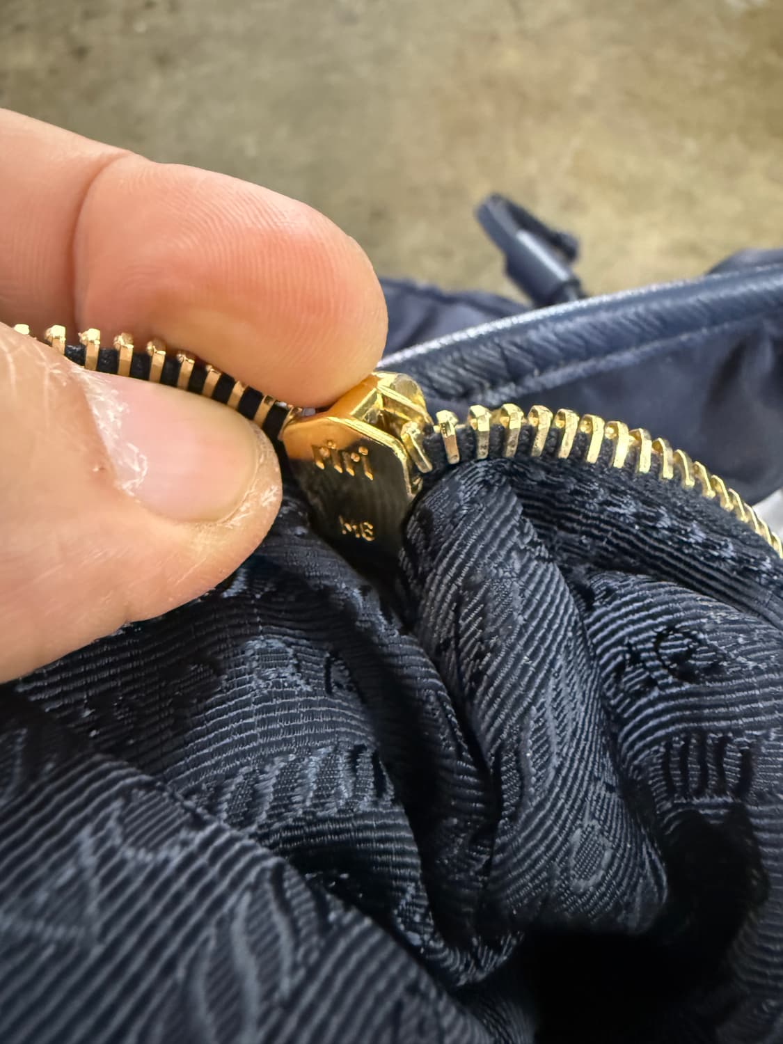 프라다 정품 네이비 포코노 쇼퍼백 상품이미지8