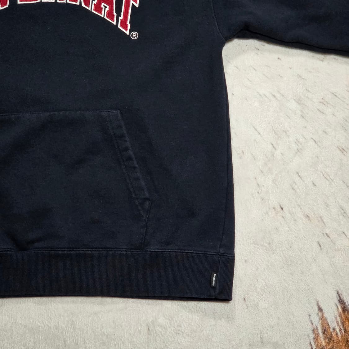 커버낫 네이비 레드 로고 자수 후드티 상품이미지3