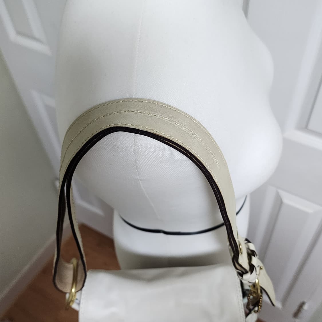 코치 블리커 레거시 숄더백 상품이미지2