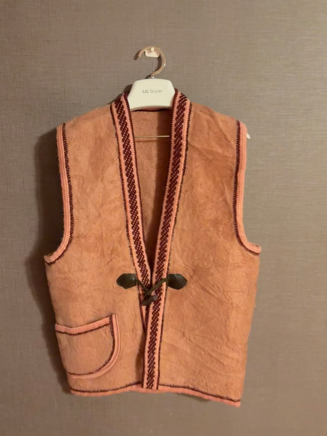 몽골 여행때 산, 가이거 느낌의 핸드메이드 조끼 입니다 상품이미지1