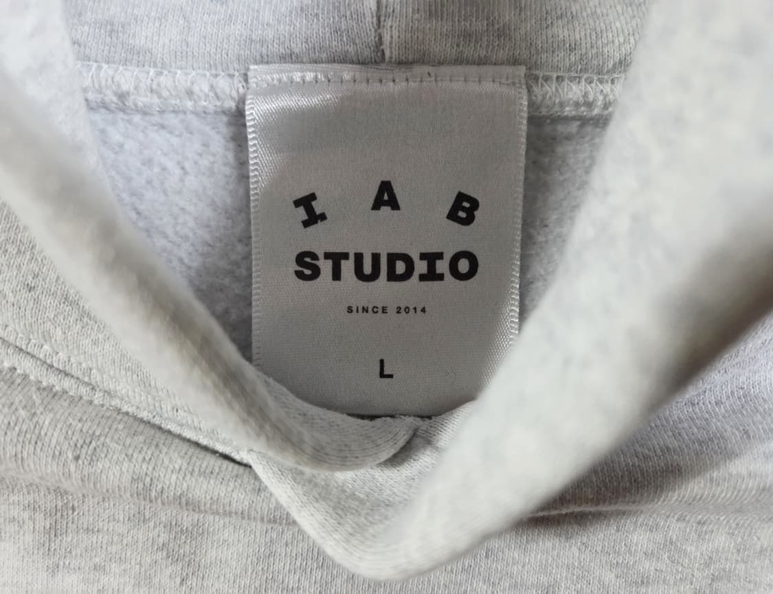 IAB studio 아이앱 스튜디오 라이트 그레이 후드티
 상품이미지5