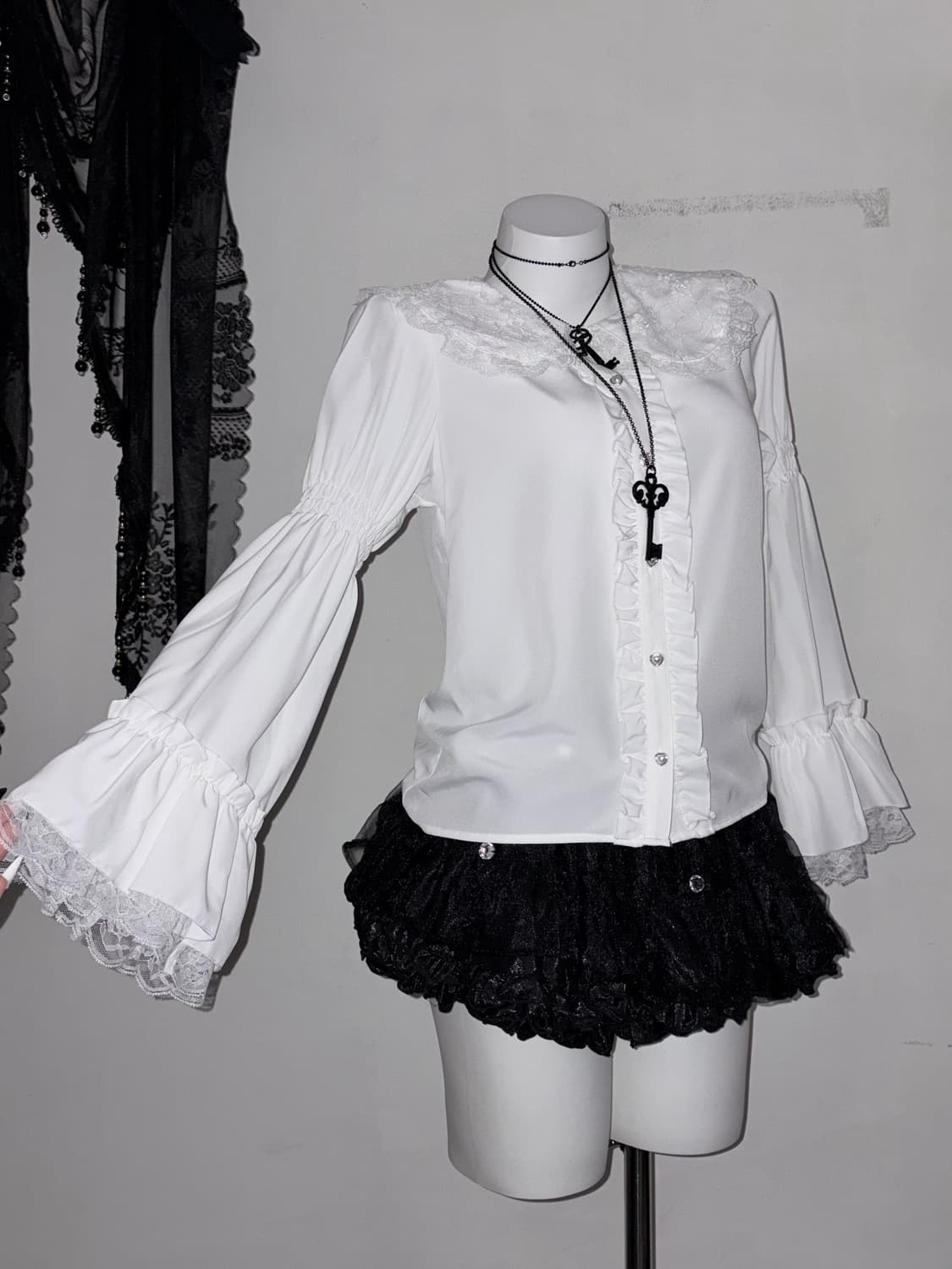 새상품) 고스로리 공겜여주 레이스 프릴 블라우스 상품이미지6