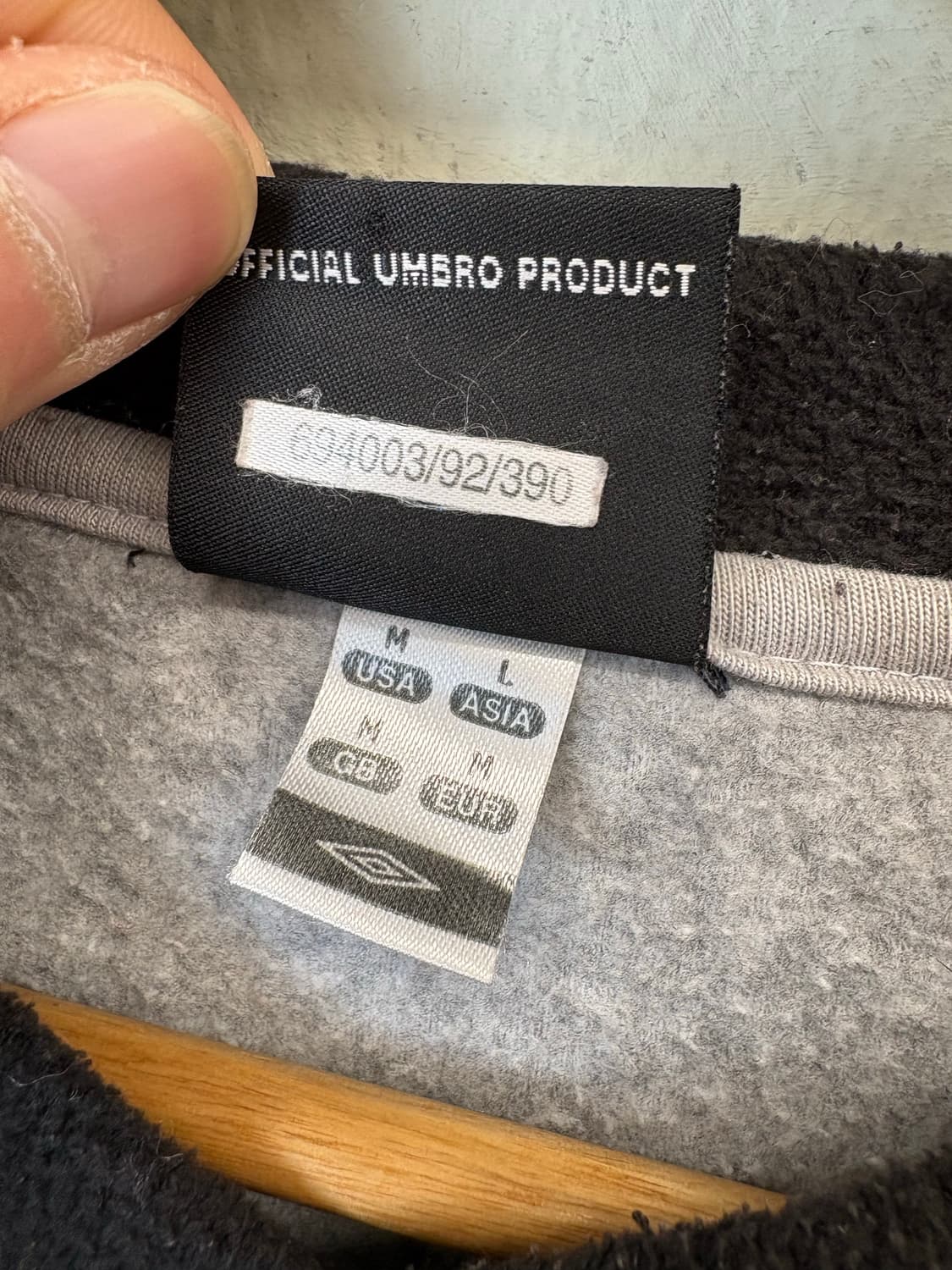 엄브로 올드스쿨 빅로고 후리스 웜업 상품이미지7