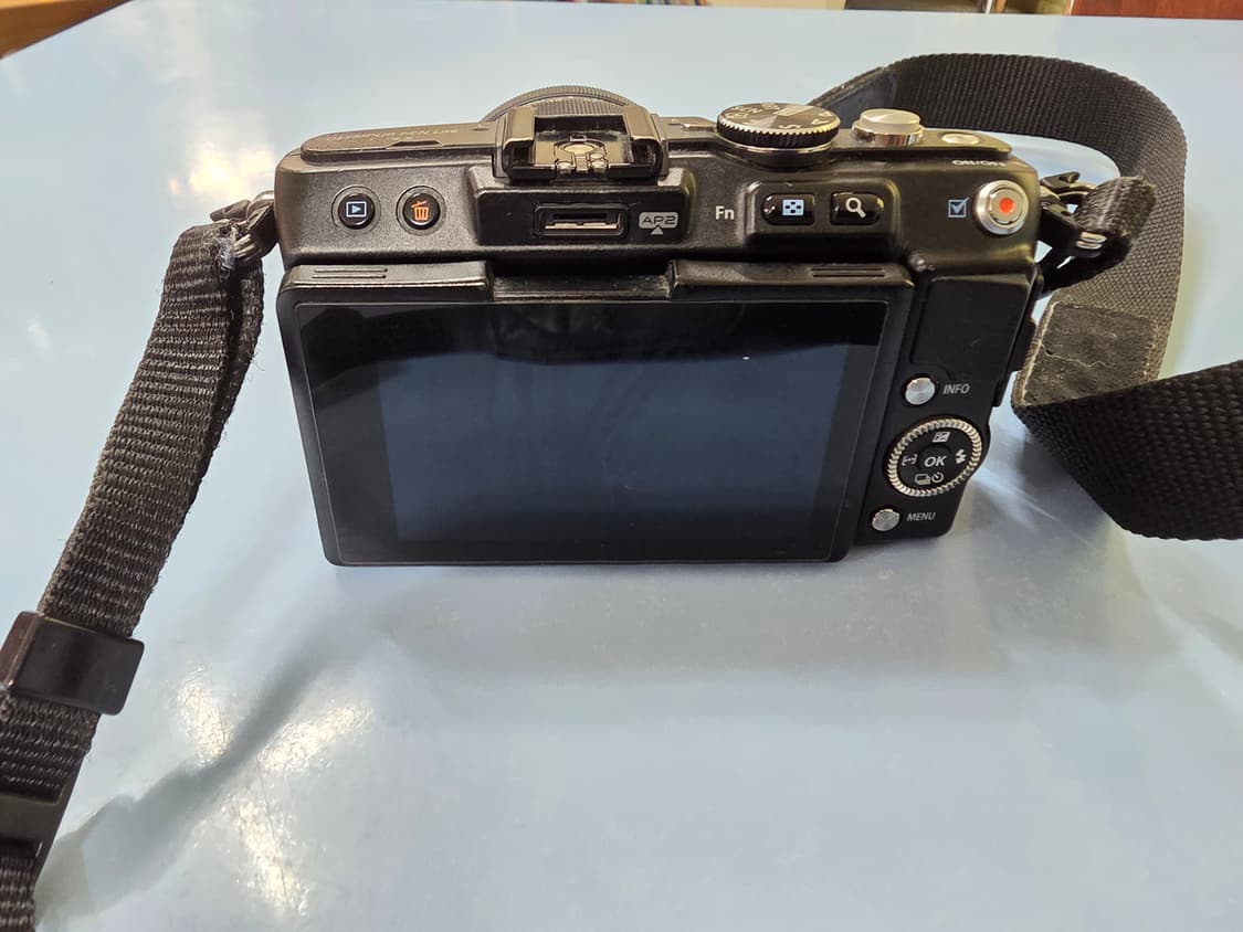 올림푸스 PEN E-PL5 블랙 + 14-42mm  번들렌즈  상품이미지4