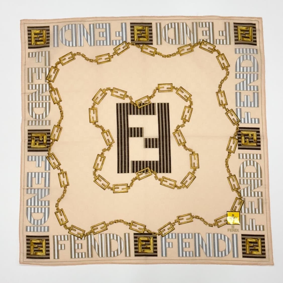 (새상품) fendi / 펜디 쁘띠스카프 손수건 상품이미지2