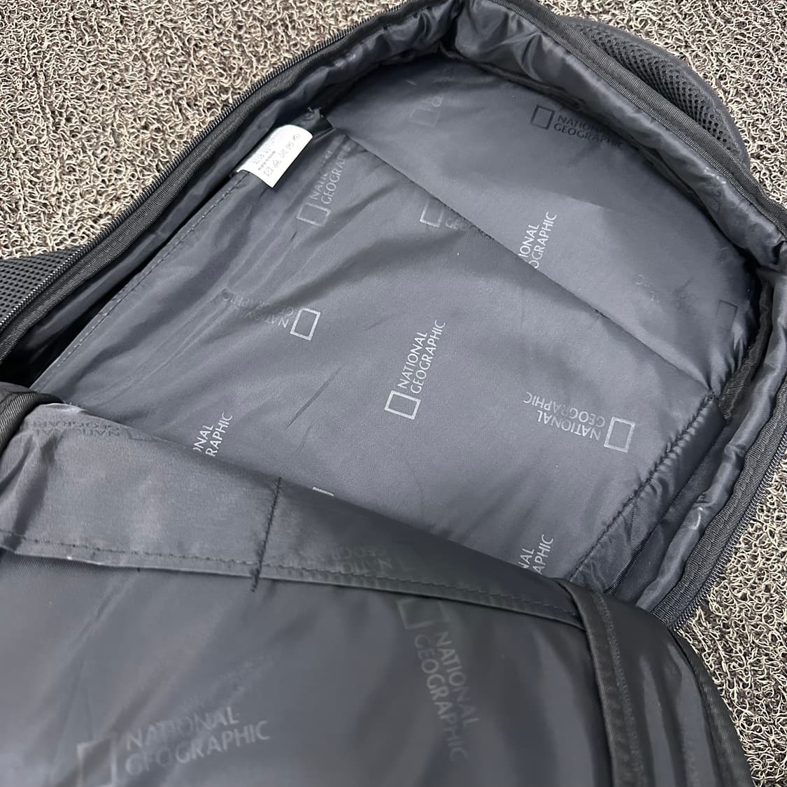 내셔널지오그래픽 심포니 백팩 블랙 상품이미지6