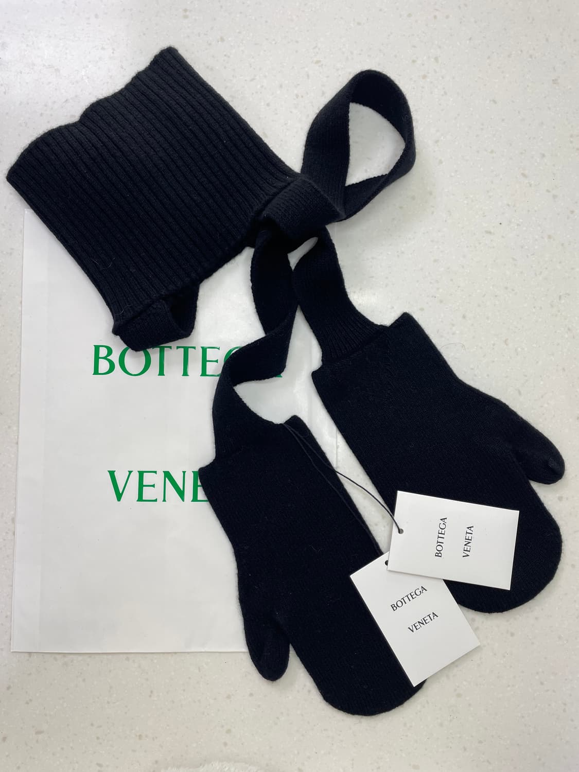 새상품 보테가베네타 울 캐시미어 장갑 넥워머 장갑 블랙 컬러 상품이미지5