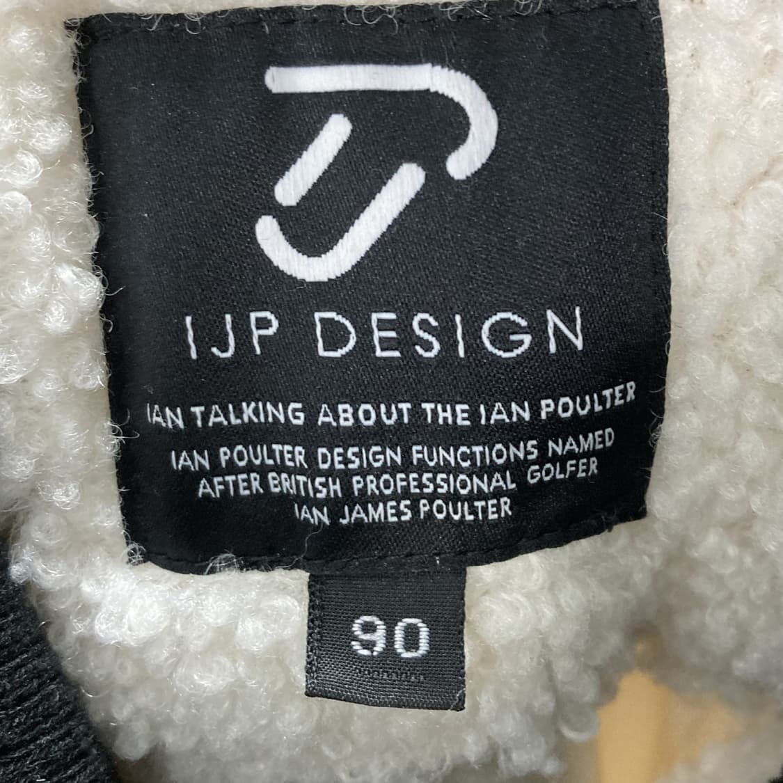 이안폴터디자인 22fw 여 보아플리스 반팔 S  상품이미지4