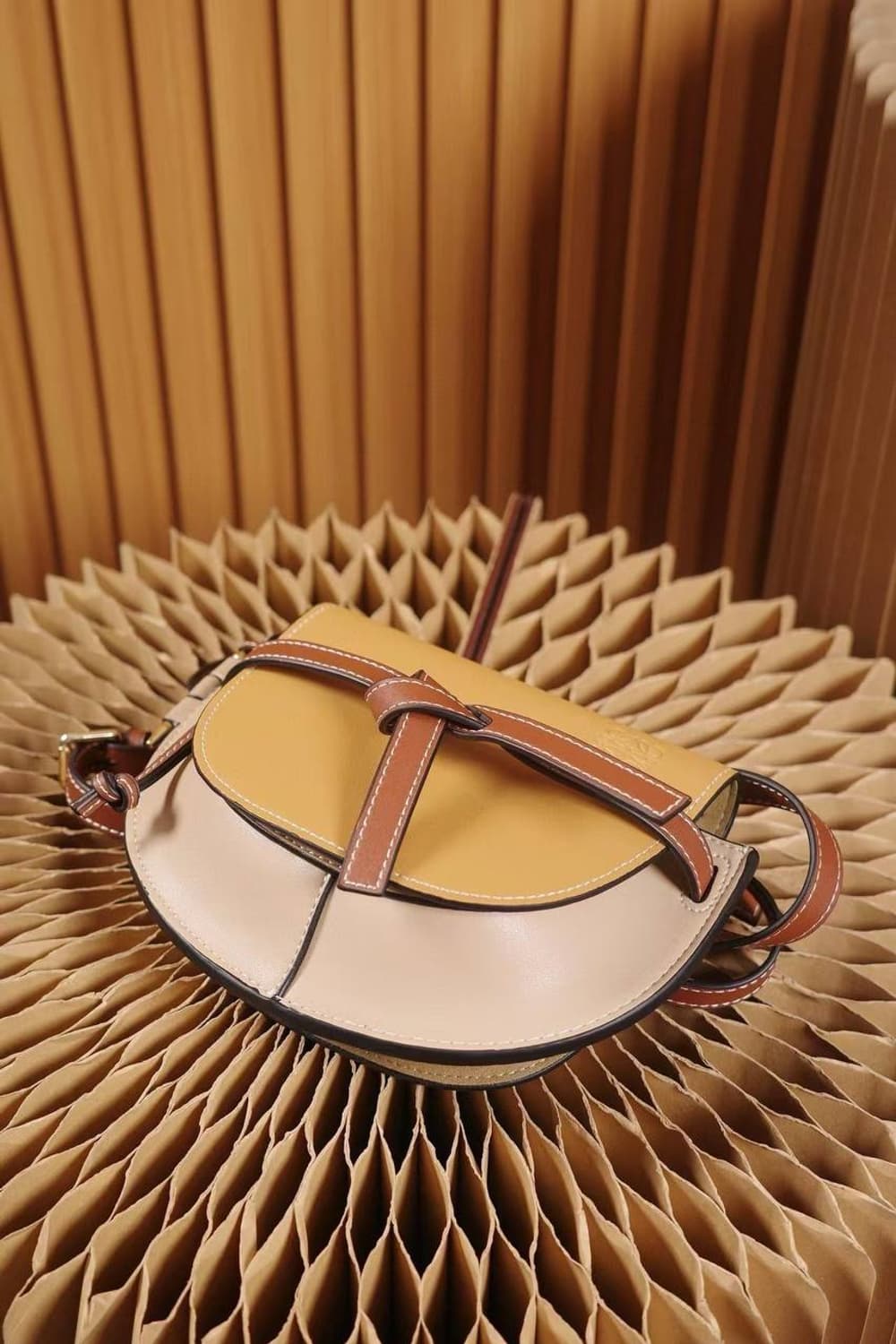 로에베(LOEWE) 미니 게이트 듀얼 백 상품이미지5