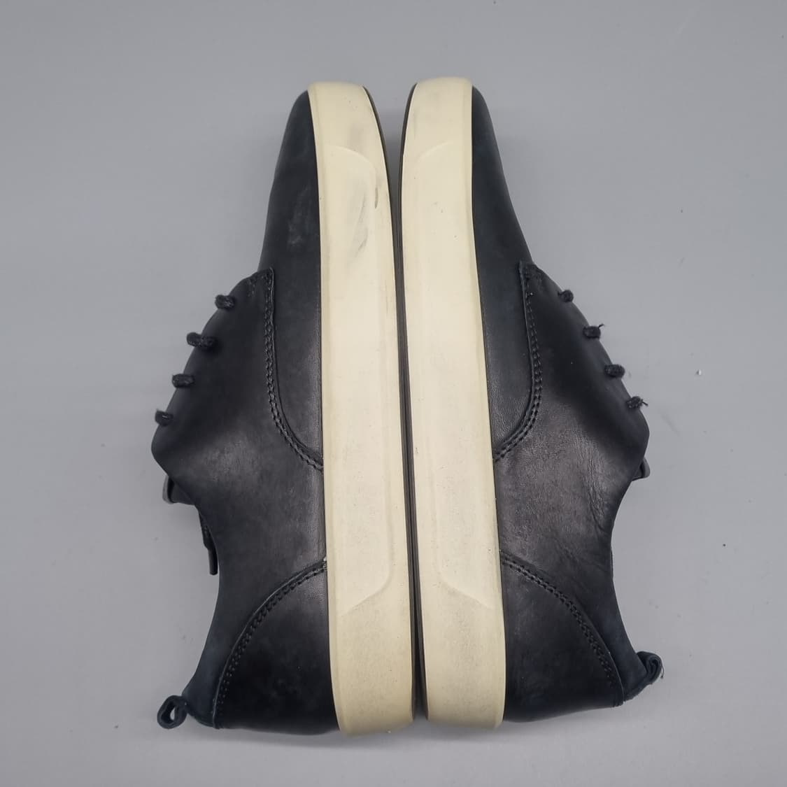 에코 소프트8  가죽 남성스니커즈255 상품이미지5