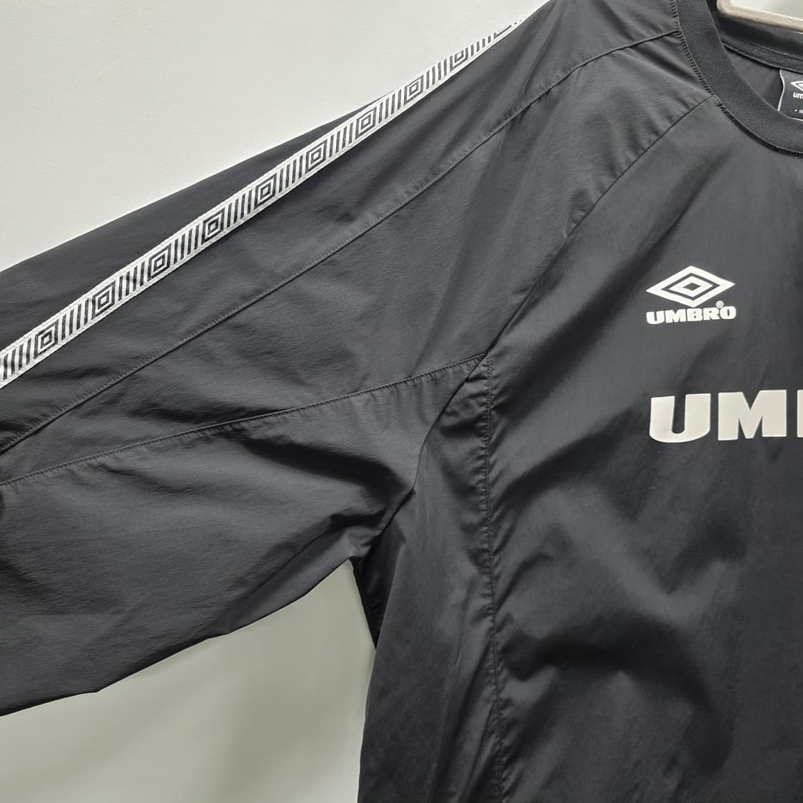 0188 엄브로 UK 헤리티지 우븐 피스테 블랙 110 상품이미지3