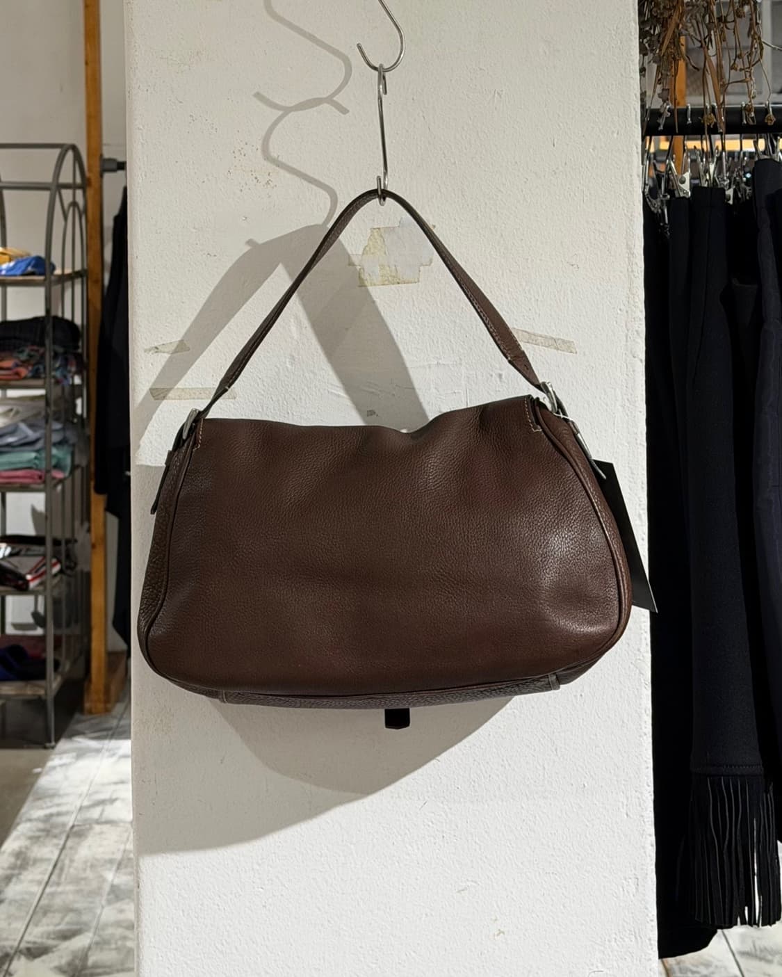 프라다 브라운 레더 숄더백 상품이미지4