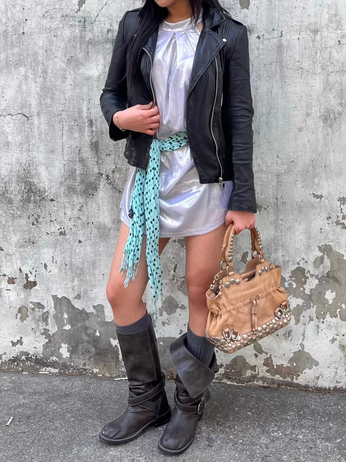 돔 스터드 브라운 셔링 레더백 상품이미지3