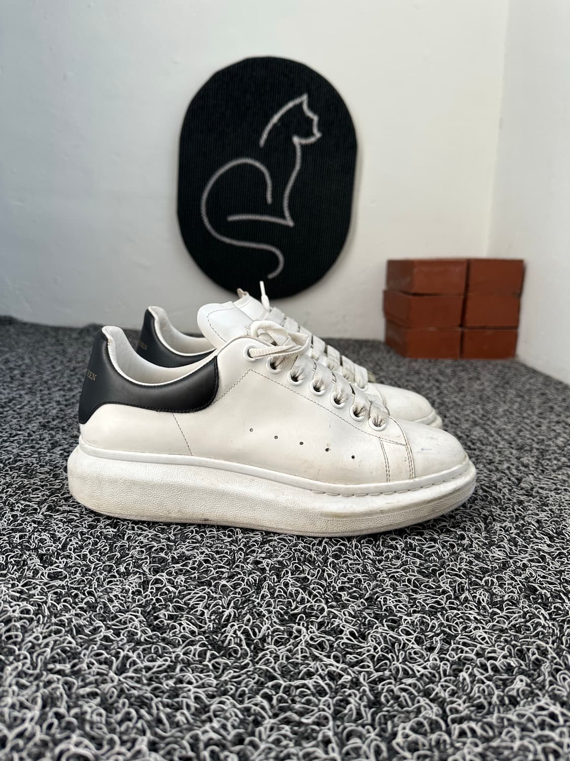 알렉산더 맥퀸 오버솔 스니커즈 39.5 (245/250) 상품이미지1