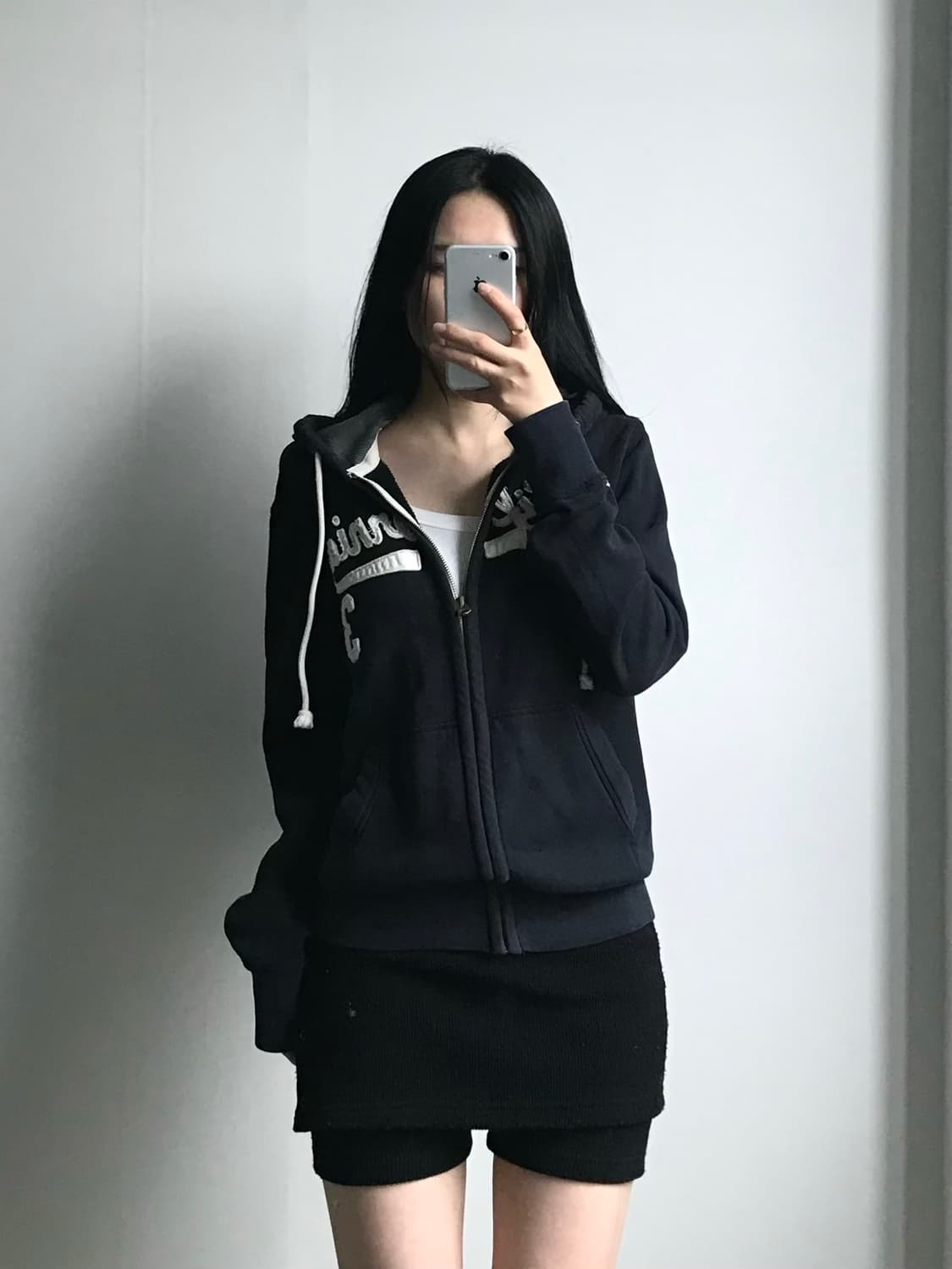 후아유 y2k 와투케 블랙 후드집업 상품이미지1