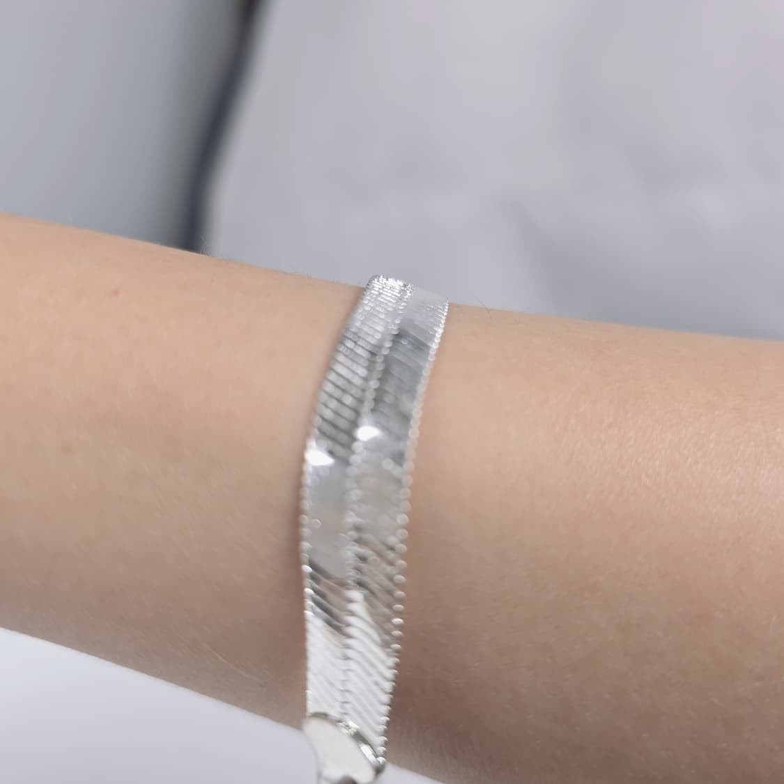 [새상품] 실버 헤링본 팔찌 메탈 상품이미지3