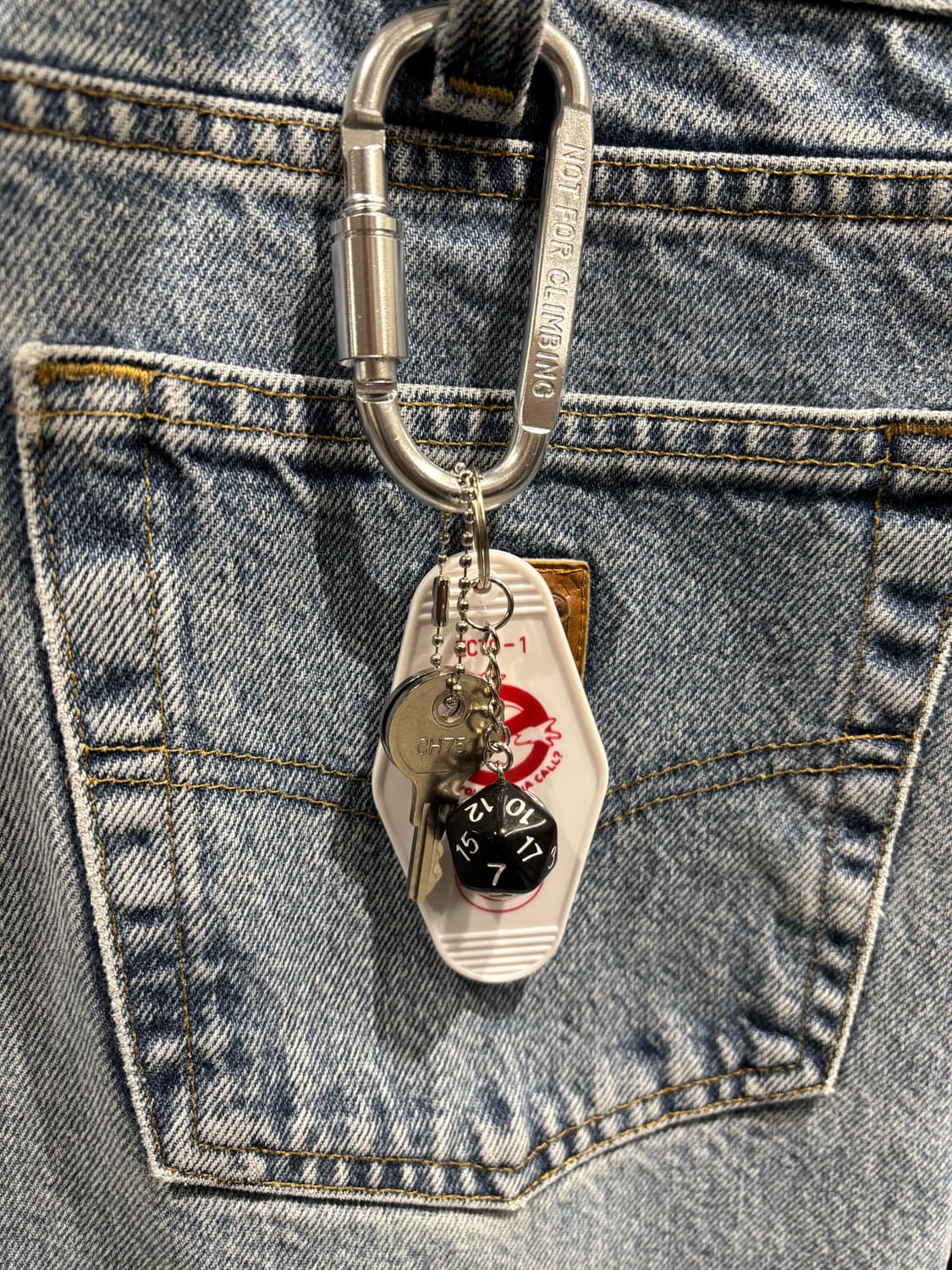 vintage keyring (ghost hotel) 상품이미지2