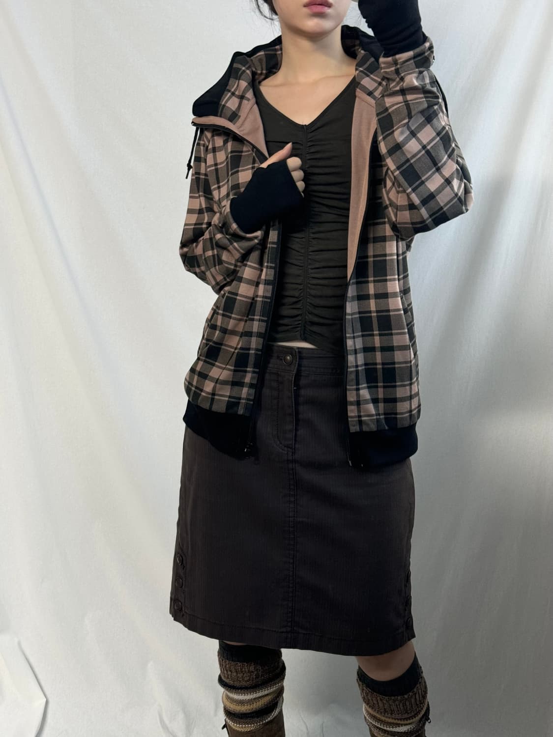 프론트 셔링 디테일 티 상품이미지6