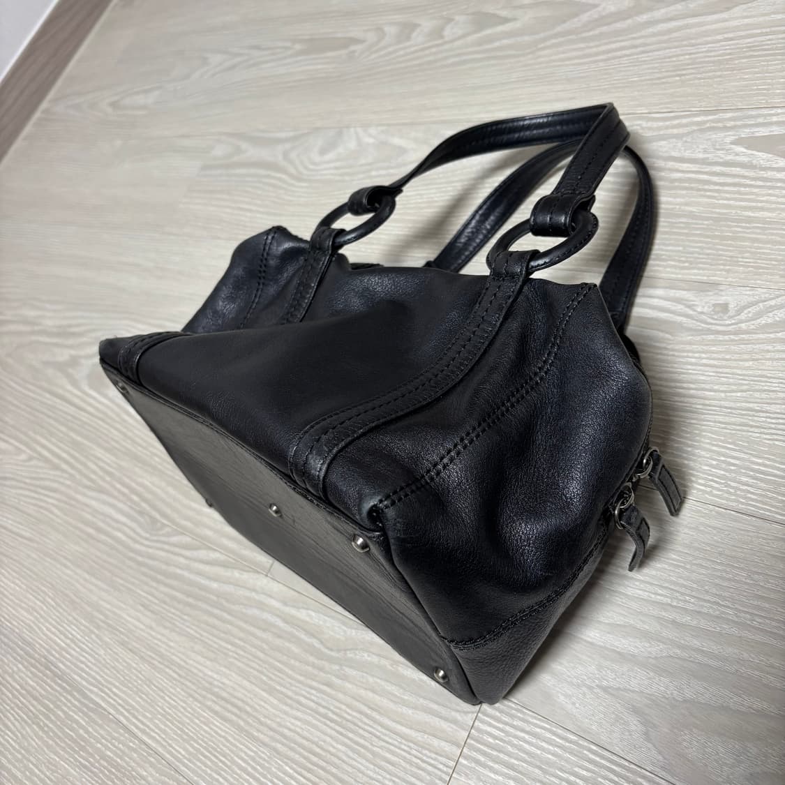 이세이미야케 레더 토트백 상품이미지9