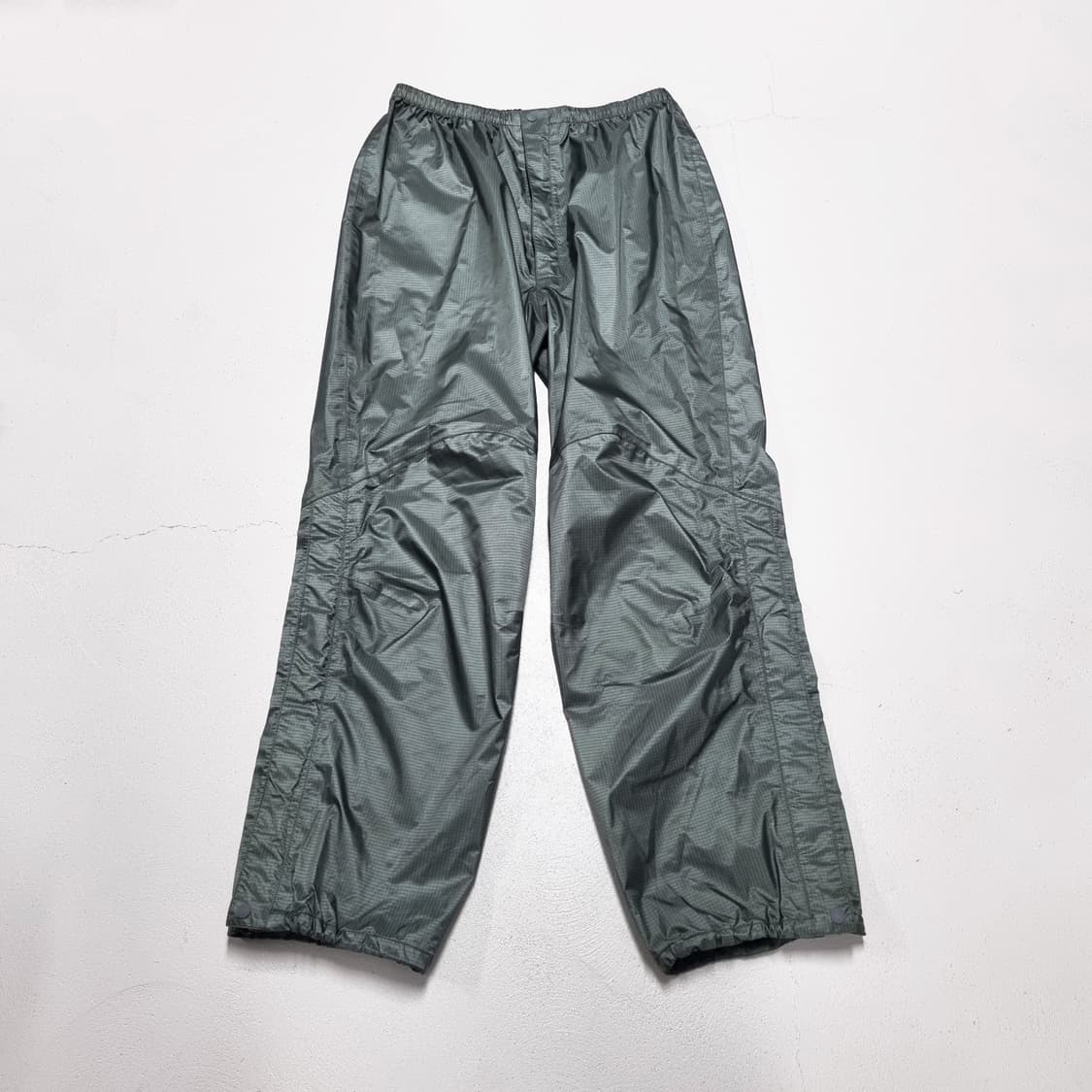 MONTBELL GORE TEX PANTS - L 상품이미지1
