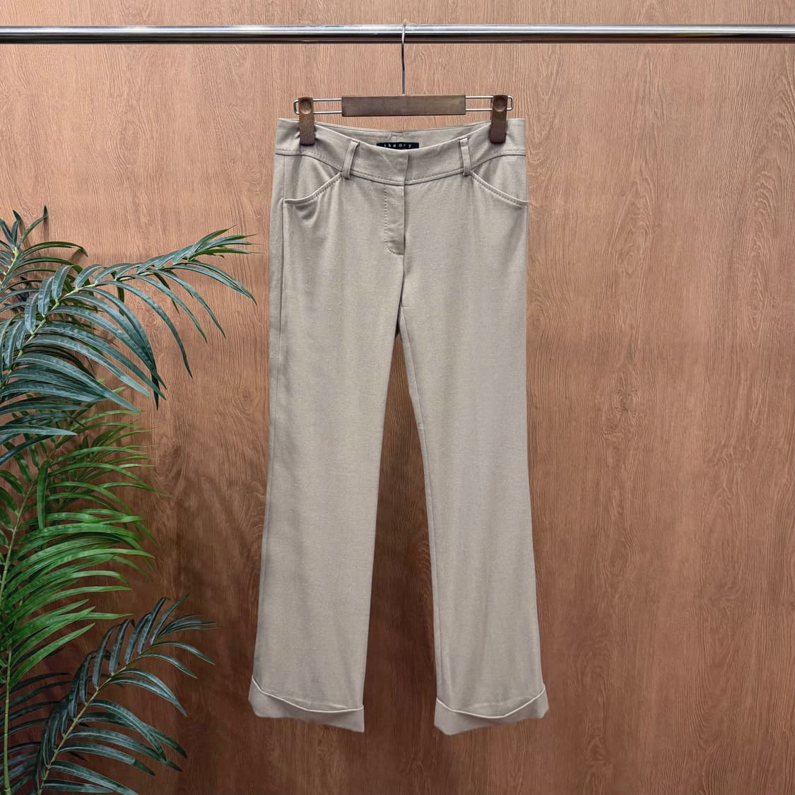 띠어리 슬랙스 팬츠 사선 포켓 벨트 루프 디테일 슬림핏 베이지 상품이미지1