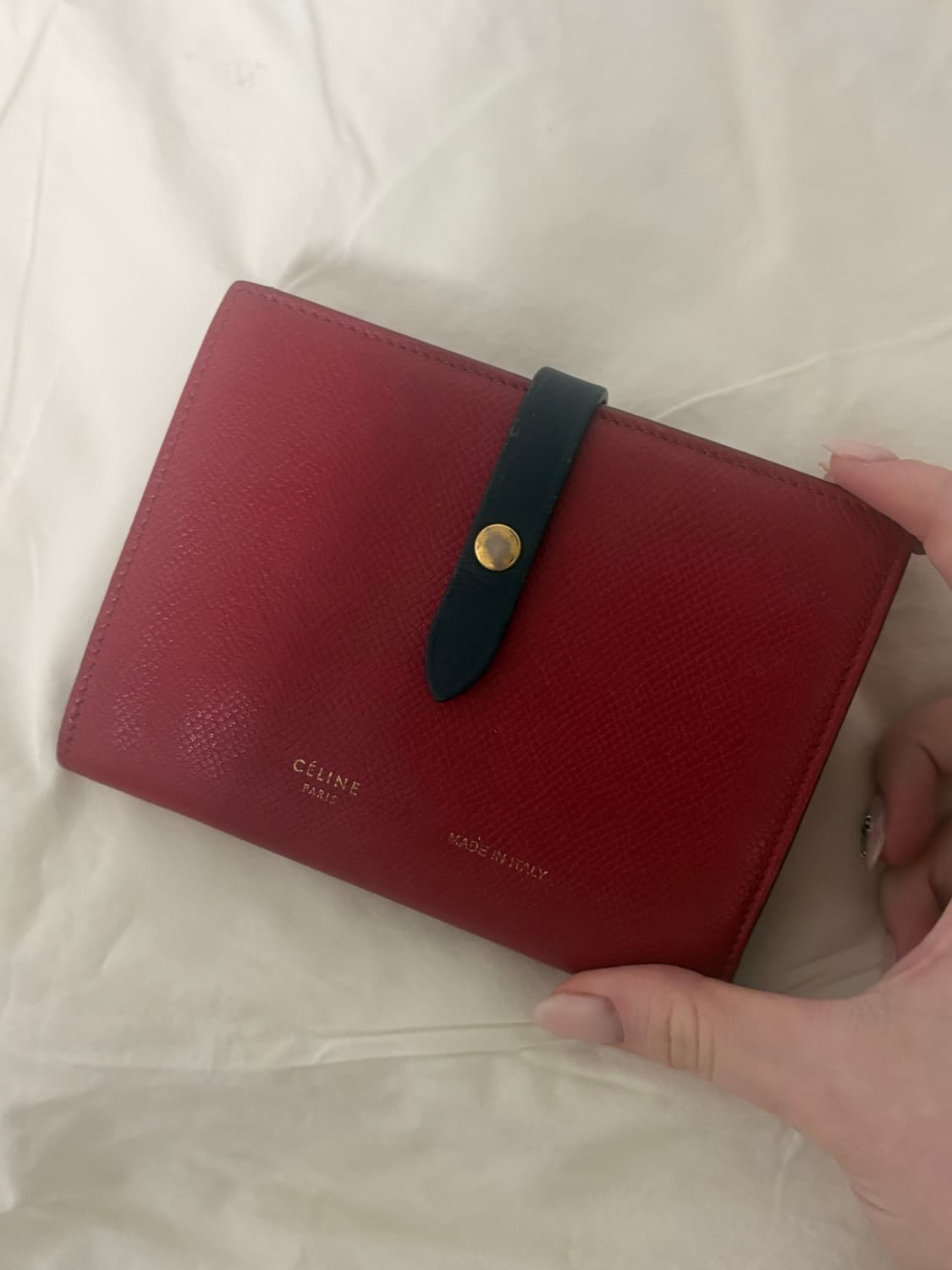 셀린느 바이컬러 스트랩 카프스킨 미디엄 중지갑 상품이미지1