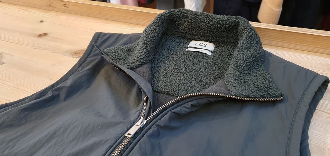 95/77.COS 후르스 집업조끼(공용) 상품이미지4