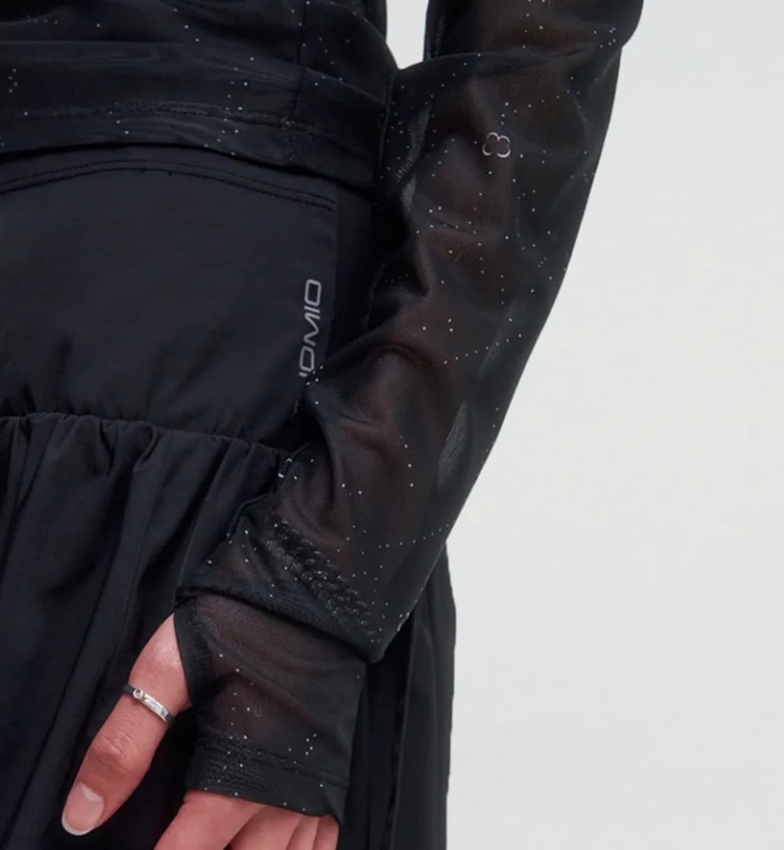 뚜오미오 그래픽 메쉬 롱슬리브 상품이미지2