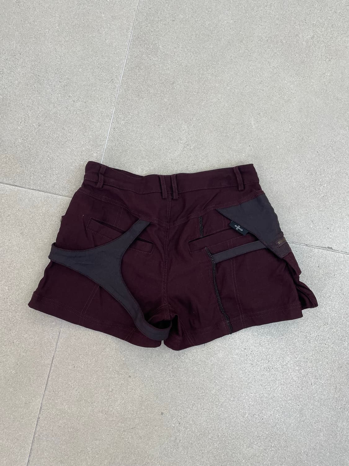 오즈온 버건디 고딕 숏팬츠 상품이미지5