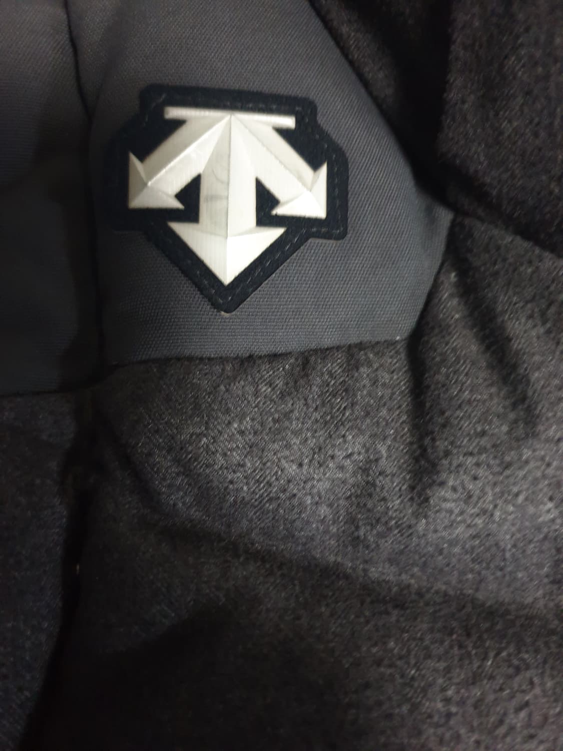 (빈티지) 데상트 스키 크로스 다운패딩 조끼 다크그레이 (M) 상품이미지2