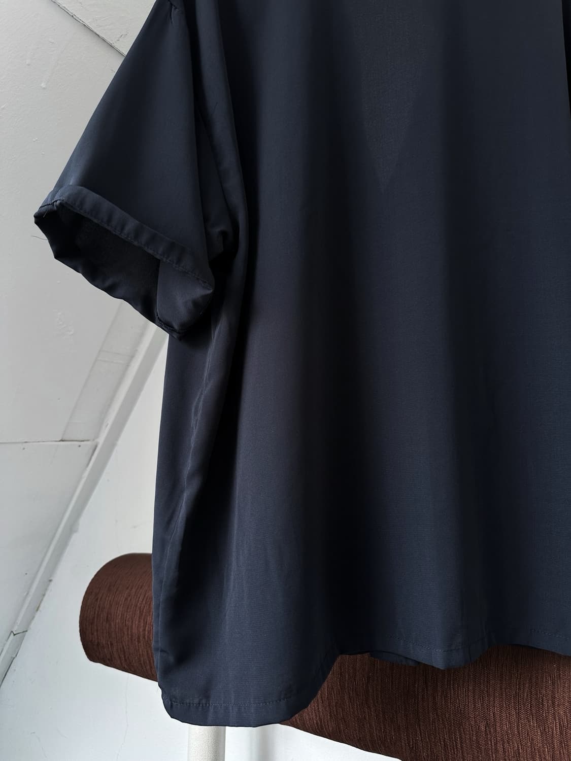 Sheer poly silky touch loose H/S shirt 상품이미지5