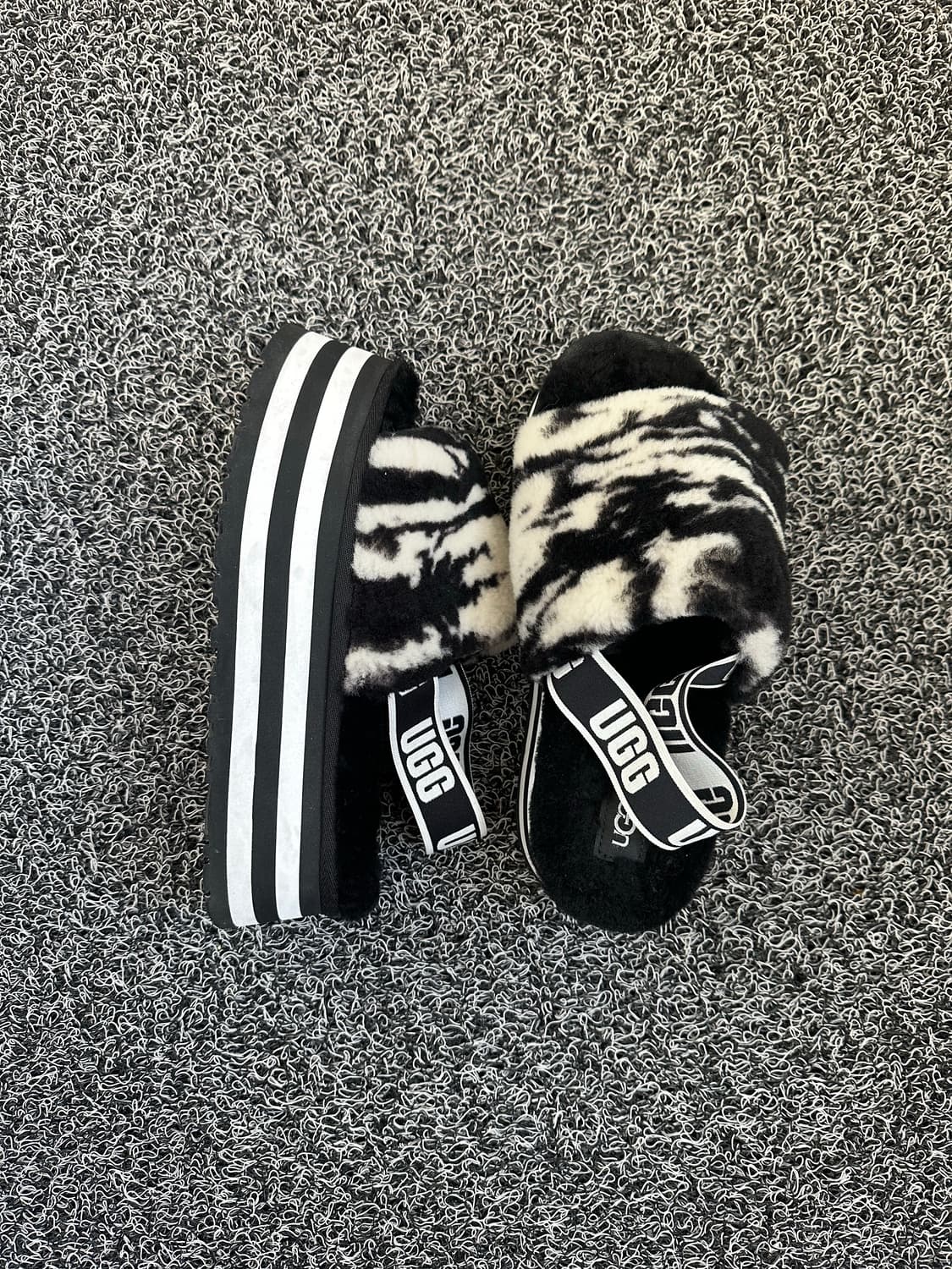 UGG 어그 플랫폼 슬리퍼 240mm 상품이미지2