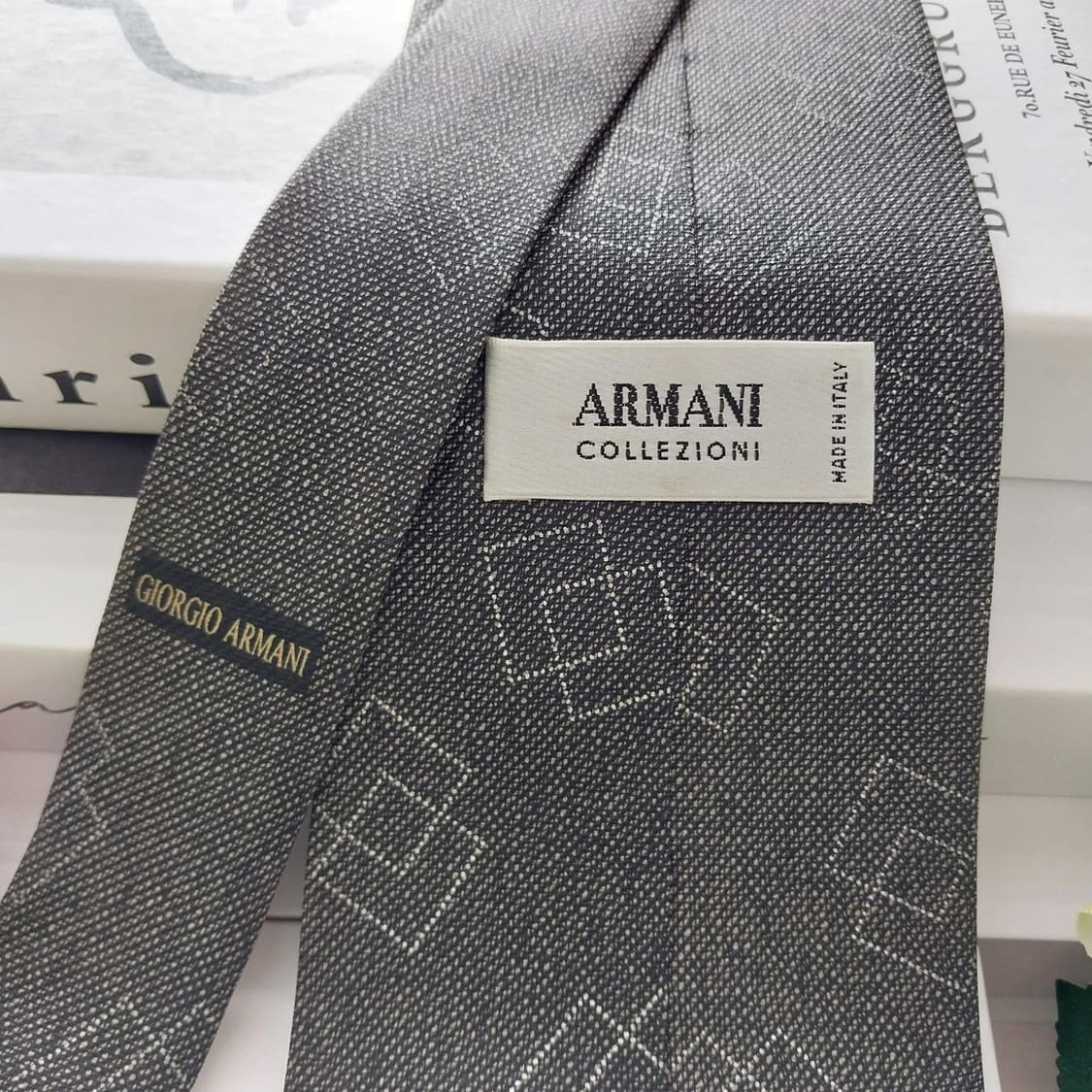 아르마니 꼴레지오니 실크 그레이 넥타이 9.9cm A+등급 K1323
 상품이미지6