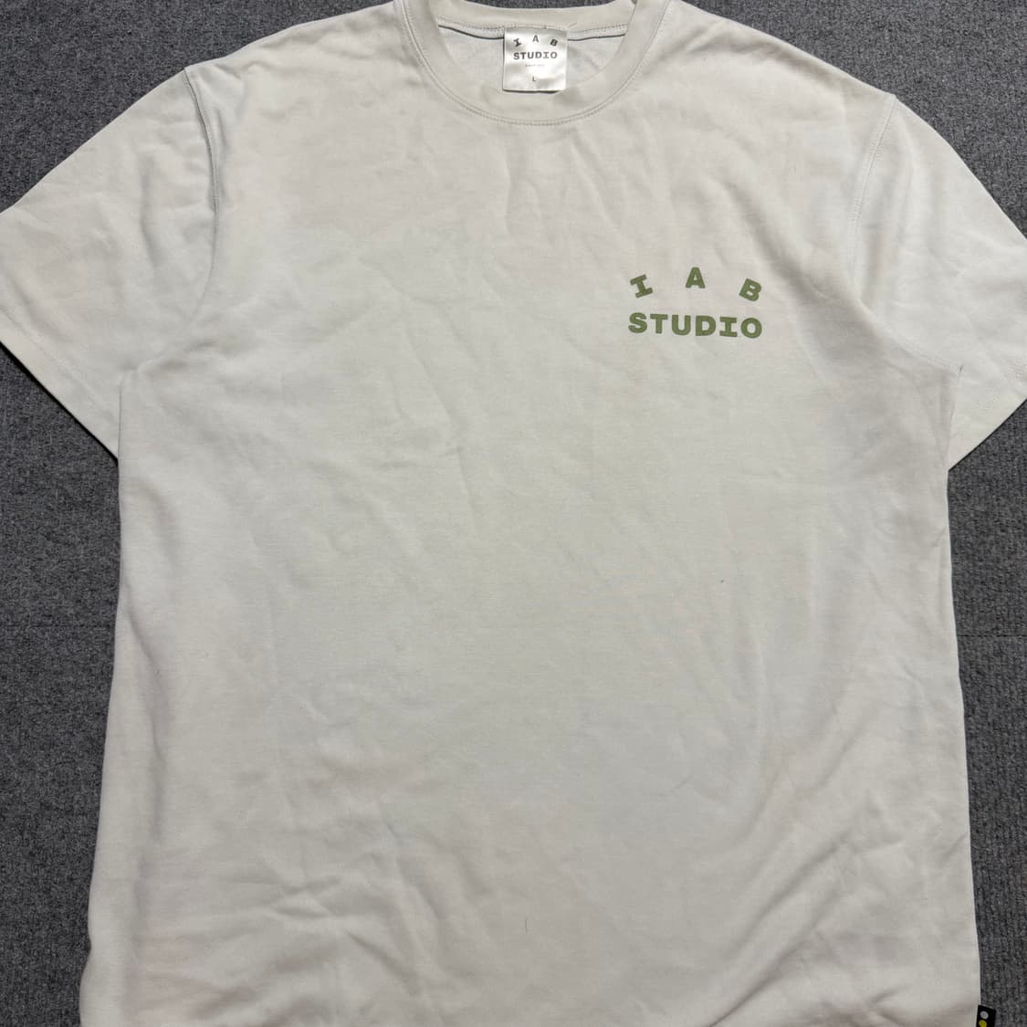 아이앱 스튜디오 화이트 그린 반팔 L 상품이미지3