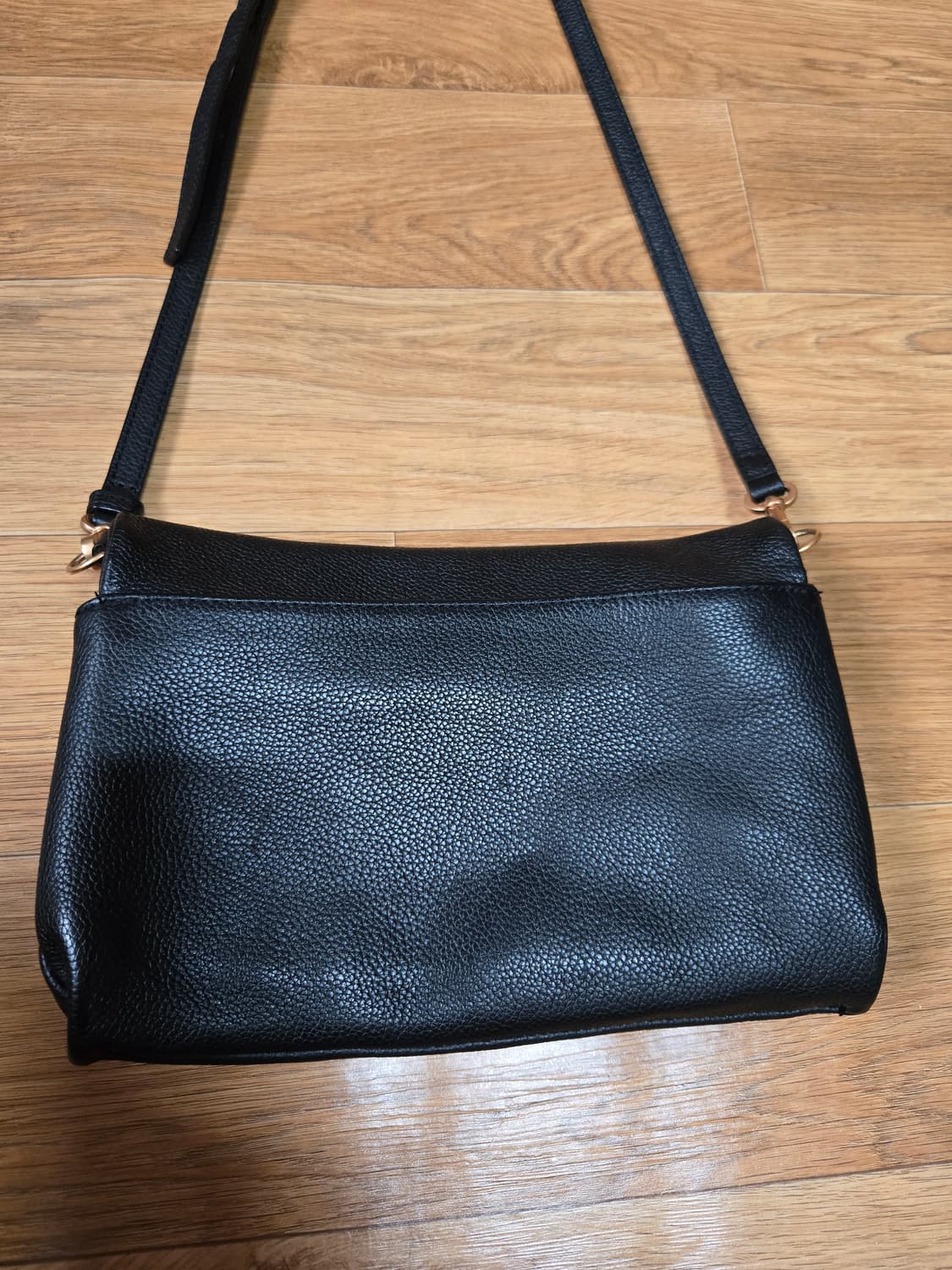 쿠론 가죽 크로스백 상품이미지4