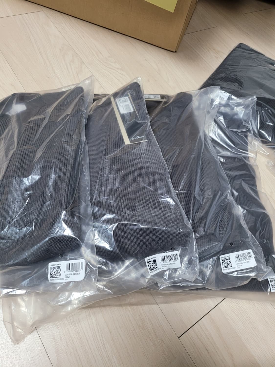 새상품] 클래식의 진화, 26SS 스톤아일랜드 오가닉 코튼 가디건 그레이 상품이미지7