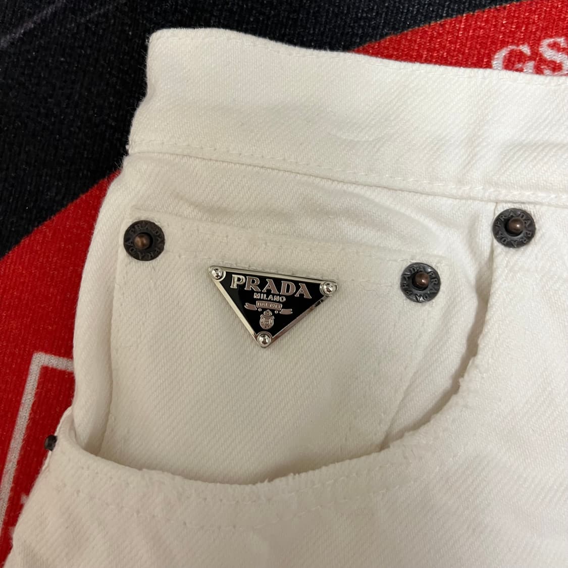 프라다 불 데님 쇼츠 화이트 상품이미지2