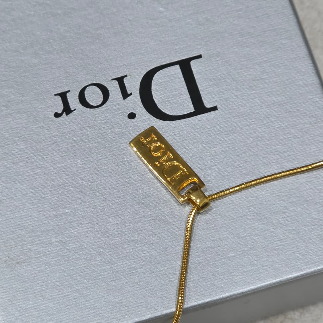 디올 DIOR 금장 로고 플레이트 스네이크 체인 목걸이(남녀공용) 상품이미지4