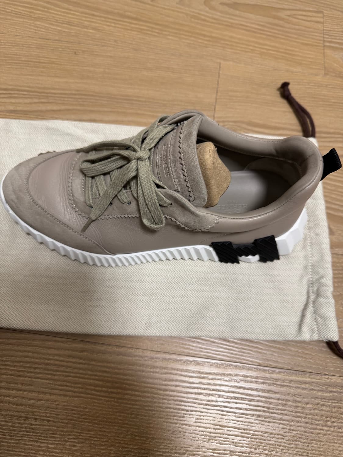 에르메스 보운싱 스니커즈 41 / 베이지 / 2회 착용 / A+ 상품이미지4