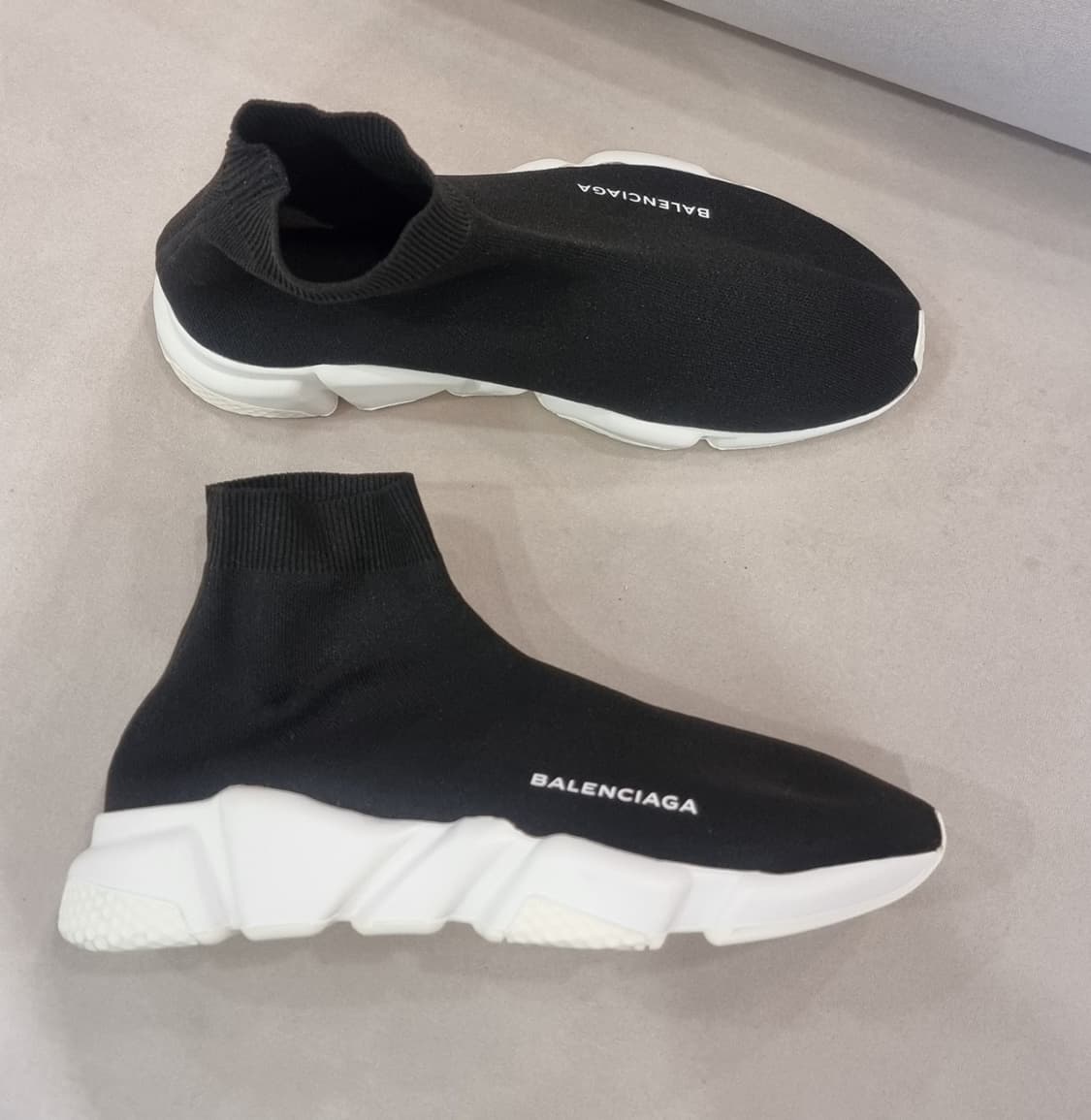 발렌시아가  상품이미지2