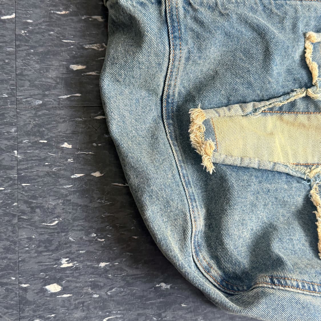 우편함 패치 데님 크로스백 상품이미지3