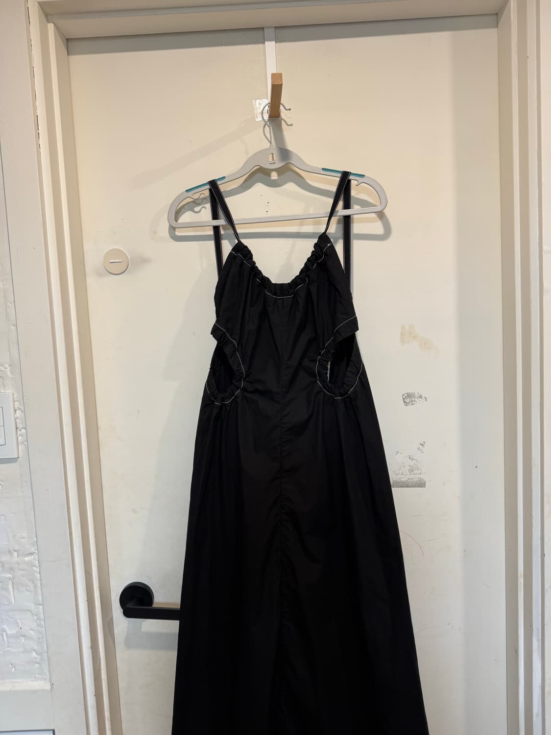 the ilma 더일마 사이드훌 원피스 상품이미지2