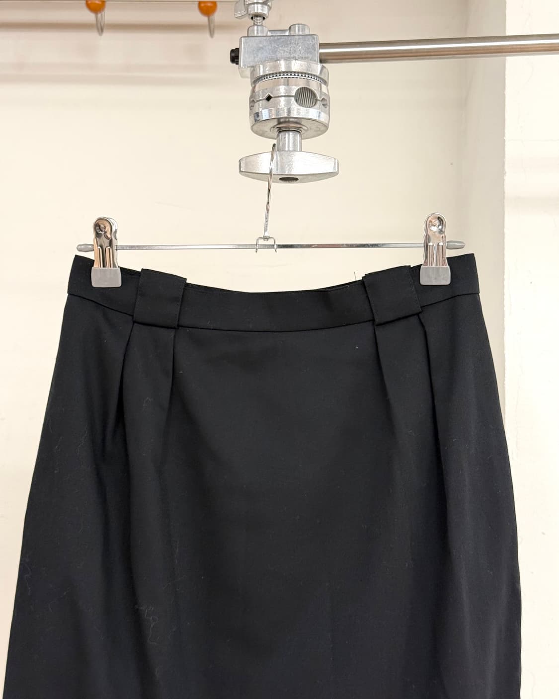 크리스찬 디올 블랙 핀턱 미디 스커트 상품이미지5