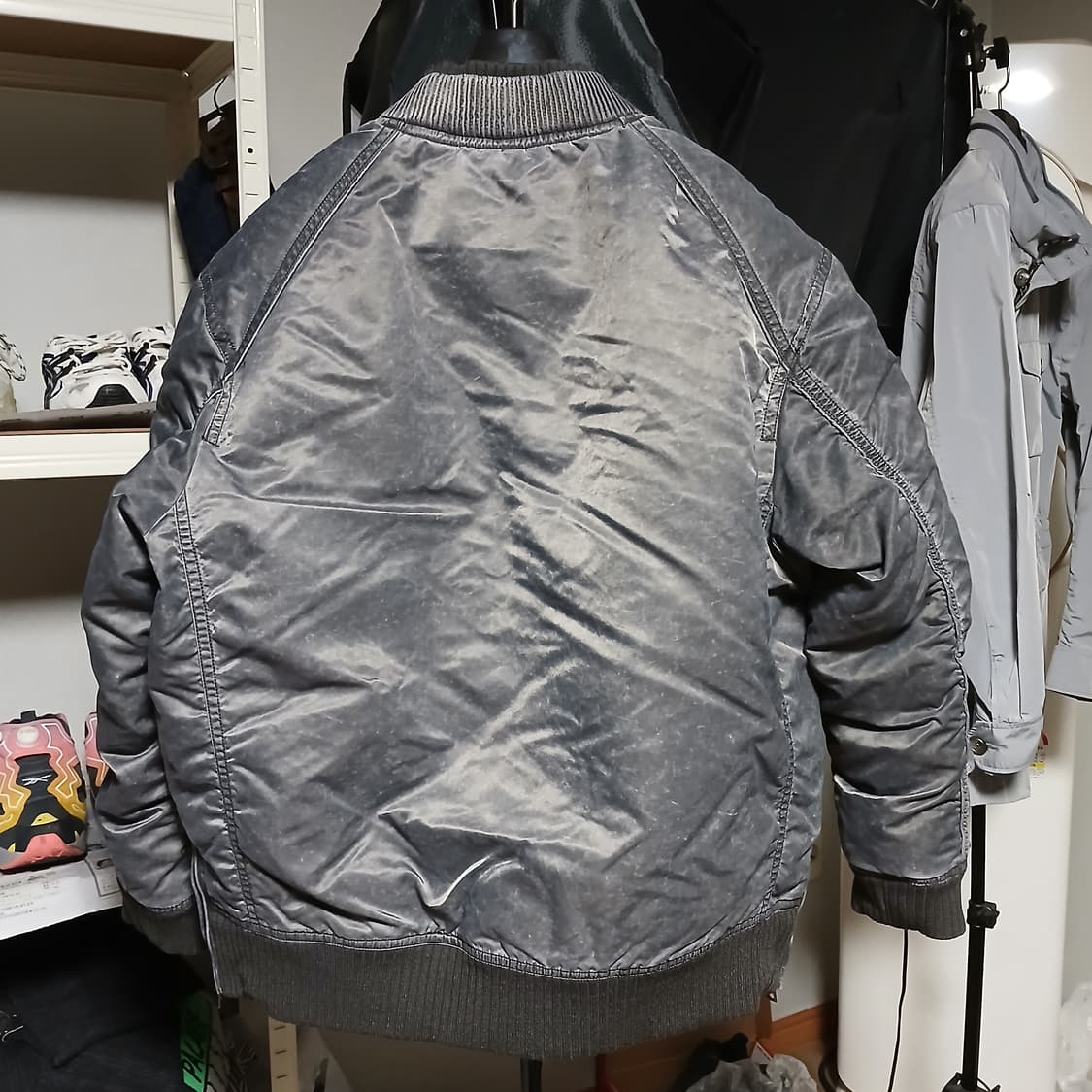 series 시리즈 구스다운 항공점퍼 패딩 다운 자켓 차콜 실버 워싱 상품이미지5